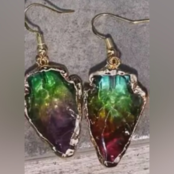 “Ombre Arrowhead” Angel Aura Rainbow Quartz Striking Tip Point Head Gold Earring - Picture 6 of 6